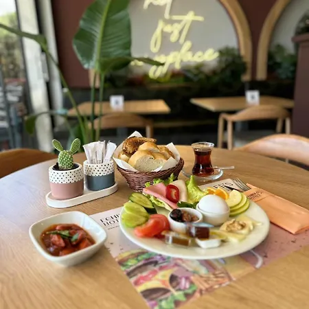 公寓式酒店 Mrt Lara 4*