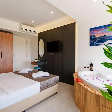 Hotel de apartamente Mrt Lara 4*