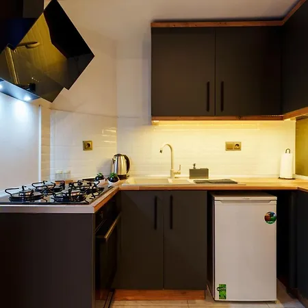 Mrt Suites Lara
