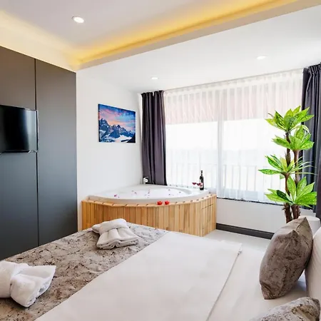 Mrt Suites Lara *