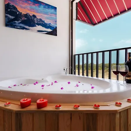 Hotel de apartamente Mrt Lara 4*