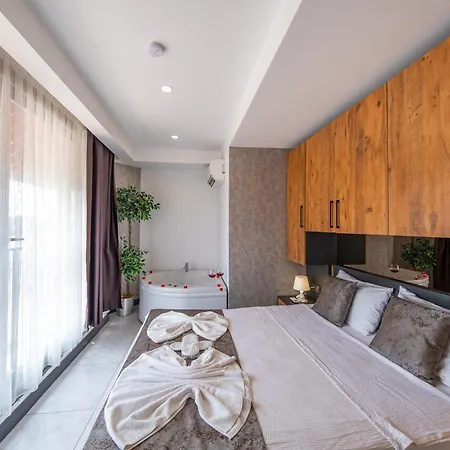 Mrt Suites Lara Aparthotel