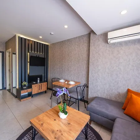 Mrt Suites Lara