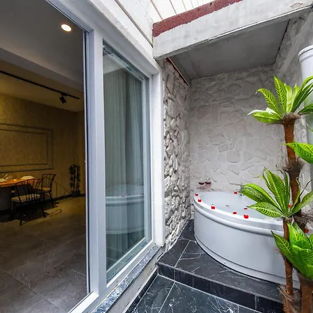 Aparthotel Mrt Suites Lara