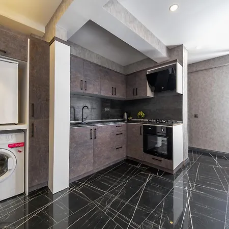 Hotel apartamentowy Mrt Lara