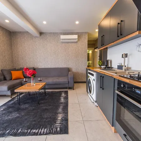 Mrt Suites Lara