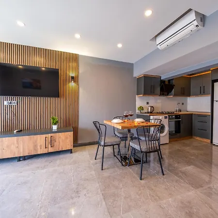 Mrt Suites Lara
