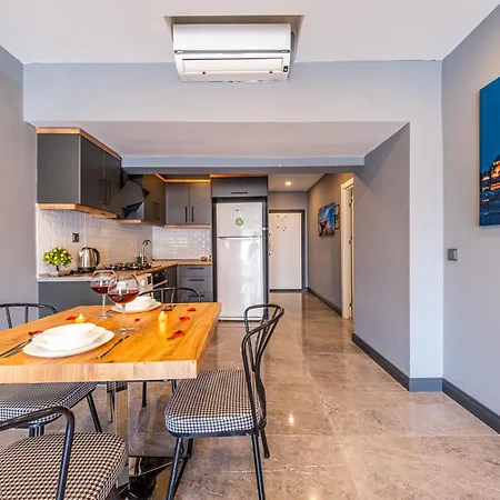 Hotel apartamentowy Mrt Lara 4*