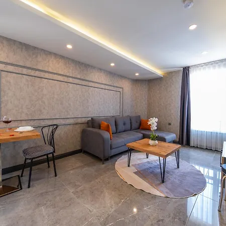 Mrt Suites Lara *