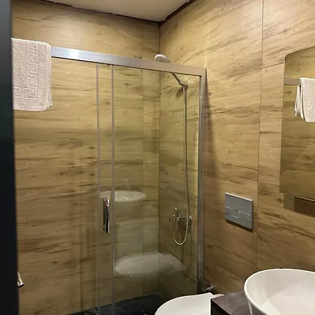 Mrt Lara 公寓式酒店