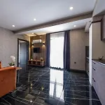 Mrt Lara Апарт-отель 3*